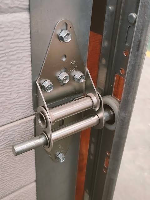 Nylon and steel garage door rollers in Rosharon TX